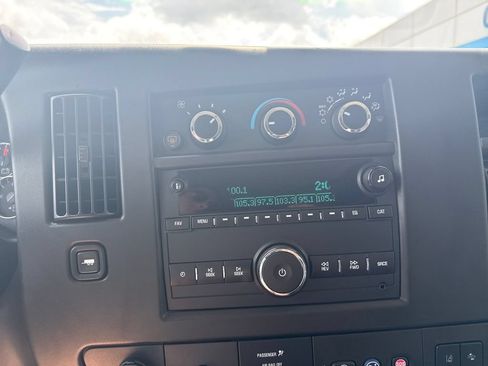 Used 2019 Chevrolet Express 3500 LT w/ LT Preferred Equipment Group RWD image 31