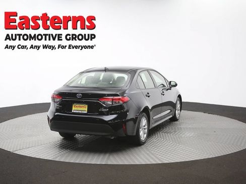 Used 2024 Toyota Corolla LE w/ LE Convenience Package FWD image 39
