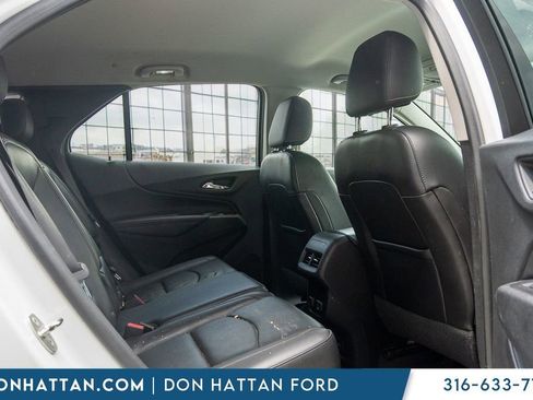 Used 2018 Chevrolet Equinox Premier FWD image 22