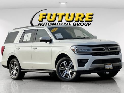Certified 2024 Ford Expedition XLT image 1
