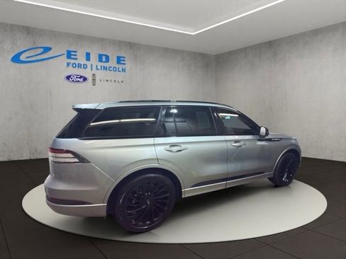 Used 2024 Lincoln Aviator Reserve w/ Jet Package AWD/4WD image 7