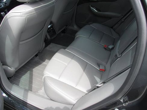 Used 2015 Chevrolet Impala LTZ image 9