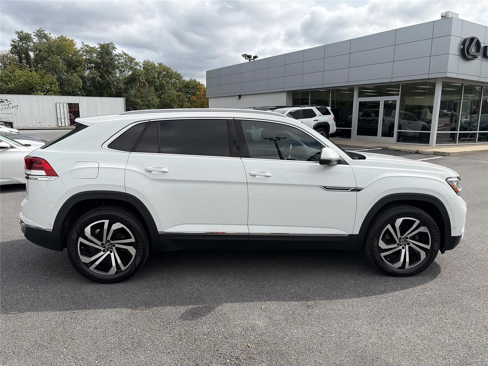 Used 2021 Volkswagen Atlas Cross Sport SEL Premium AWD/4WD image 6