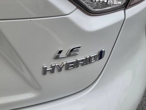 Used 2024 Toyota Corolla LE w/ LE Convenience Package FWD image 10