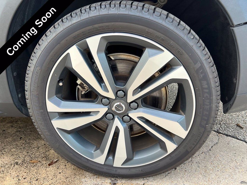 Certified 2024 Volvo V60 B5 Cross Country Plus w/ Protection Package Premier AWD/4WD image 9