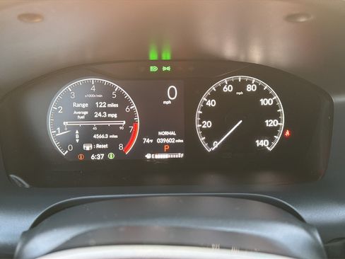 Used 2025 Honda HR-V Sport image 16