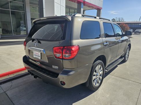 Used 2010 Toyota Sequoia Limited image 4