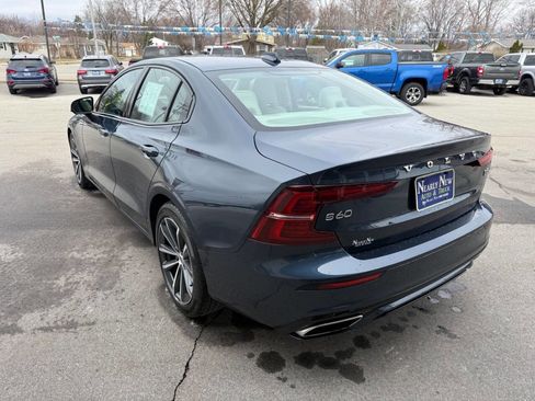 Used 2022 Volvo S60 B5 Inscription image 7