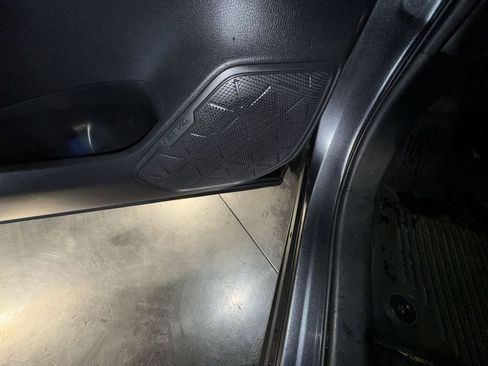 Used 2021 Toyota RAV4 LE image 20