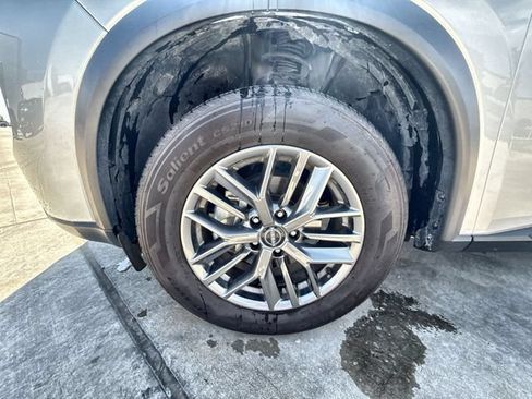 Used 2024 Nissan Rogue S FWD image 10