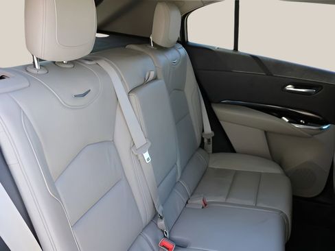 Used 2019 Cadillac XT4 Premium Luxury w/ Technology Package FWD image 16