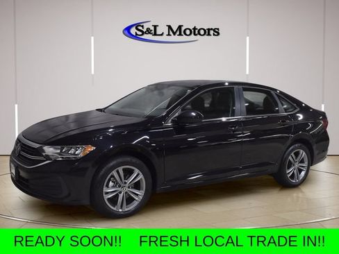 Used 2023 Volkswagen Jetta SE FWD image 3