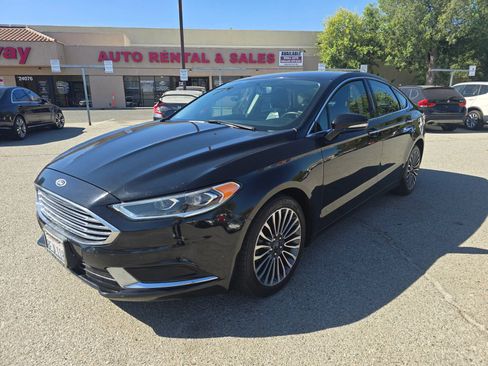 Used 2018 Ford Fusion SE w/ Fusion SE Technology Package FWD image 1