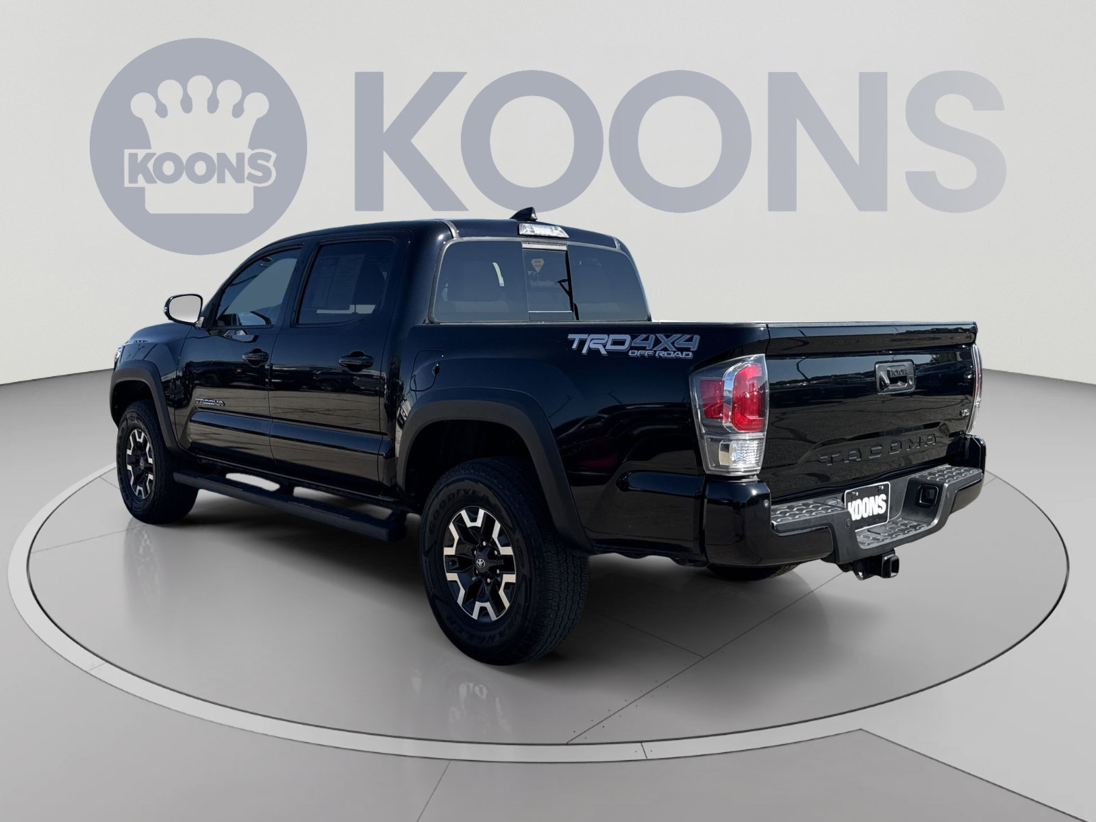 Used 2021 Toyota Tacoma TRD Off-Road w/ Technology Package AWD/4WD image 4