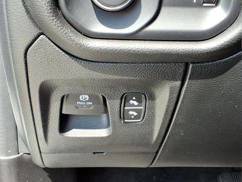 Used 2023 RAM 1500 Big Horn AWD/4WD image 11