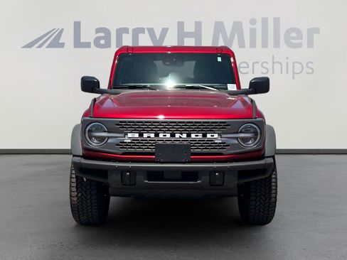 New 2025 Ford Bronco Badlands w/ Sasquatch Package AWD/4WD image 8