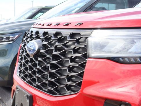 Certified 2025 Ford Explorer ST-Line image 2