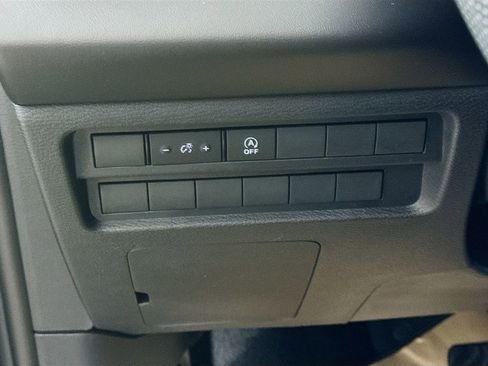 New 2026 Mitsubishi Outlander ES image 10