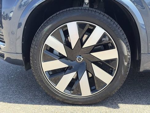 Used 2023 Volvo XC90 T8 Ultimate w/ Lounge Package AWD/4WD image 10