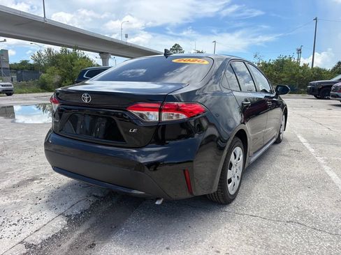 Used 2020 Toyota Corolla LE FWD image 3