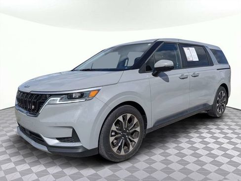 Used 2024 Kia Carnival EX FWD image 7
