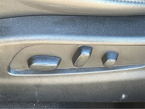 Certified 2023 Cadillac XT4 Luxury w/ Cold Weather Package image 29