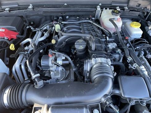 Used 2022 Jeep Wrangler Unlimited Sahara image 21