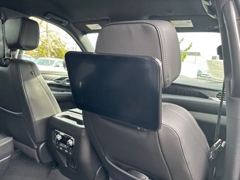Used 2024 GMC Yukon XL Denali image 32