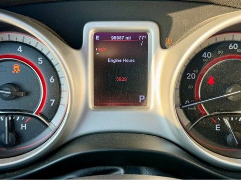 Used 2011 Dodge Journey Mainstreet w/ Popular Equipment Group image 10