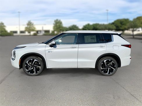 New 2025 Mitsubishi Outlander SEL image 7