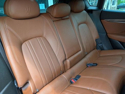 Used 2019 Maserati Levante AWD/4WD image 18