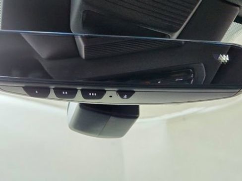 Used 2025 Volkswagen Tiguan SE R-Line image 51