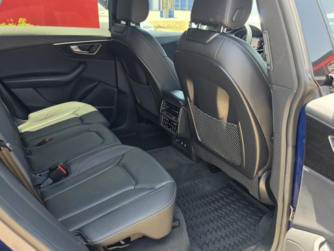 Used 2020 Audi Q8 Premium Plus AWD/4WD image 29