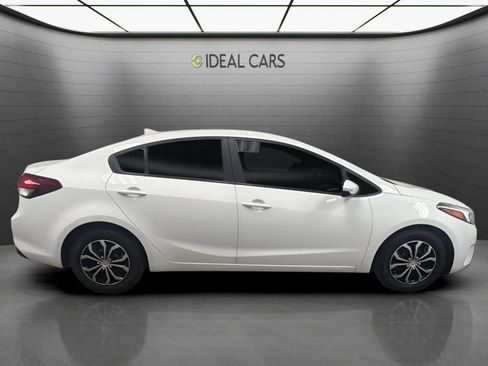 Used 2018 Kia Forte LX FWD image 4