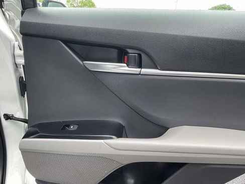 Used 2018 Toyota Camry LE w/ Convenience Package FWD image 25