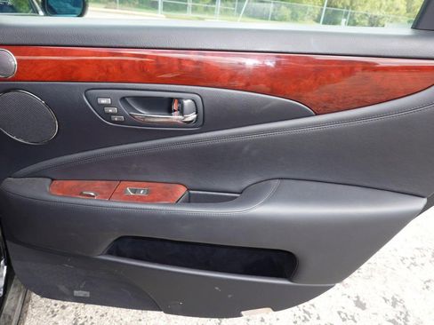 Used 2007 Lexus LS 460 L image 21