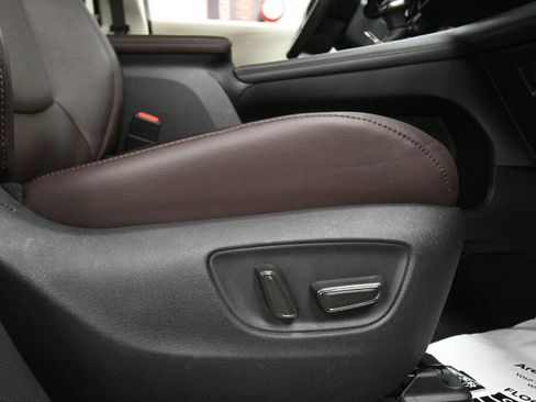 Certified 2023 Toyota Sienna Platinum AWD/4WD image 31