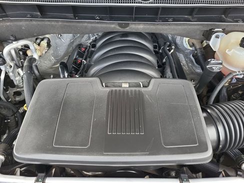 Used 2021 Chevrolet Tahoe Z71 w/ Luxury Package image 16