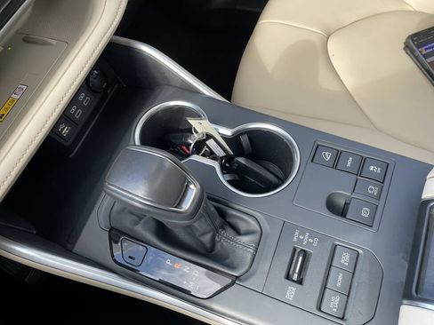Certified 2025 Toyota Highlander XLE AWD/4WD image 21