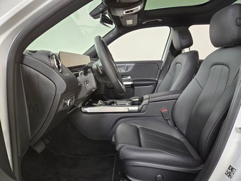 Certified 2023 Mercedes-Benz GLB 250 4MATIC image 16