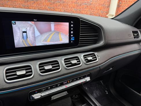 Used 2023 Mercedes-Benz GLS 450 4MATIC image 21