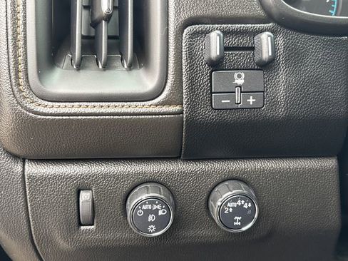 Used 2022 GMC Canyon AT4 image 23