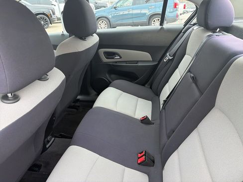 Used 2013 Chevrolet Cruze LS image 8
