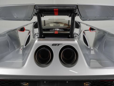 Used 2019 Ford GT RWD image 28