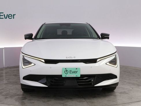 Used 2025 Kia EV6 Wind RWD image 12
