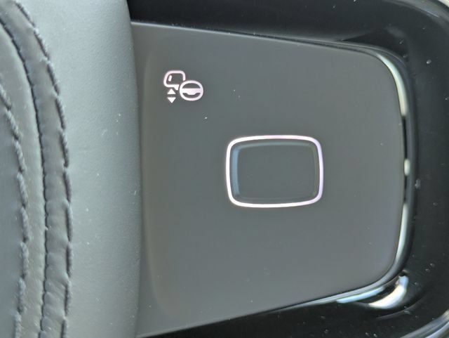 New 2026 Lincoln Navigator L Premier AWD/4WD image 25