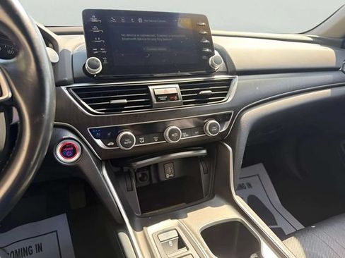 Used 2018 Honda Accord Touring image 12