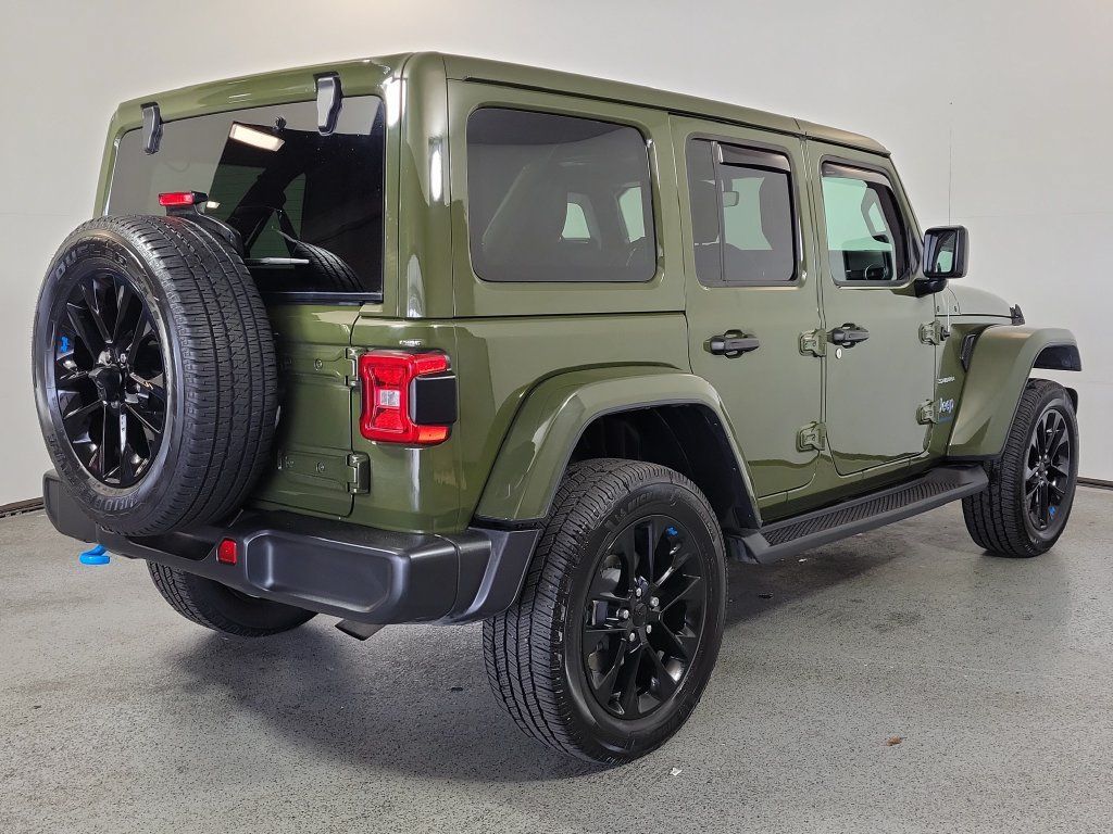 Used 2023 Jeep Wrangler Unlimited Sahara AWD/4WD image 6