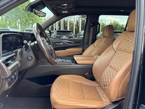 Used 2023 Cadillac Escalade Sport w/ LPO, ONYX Package AWD/4WD image 9