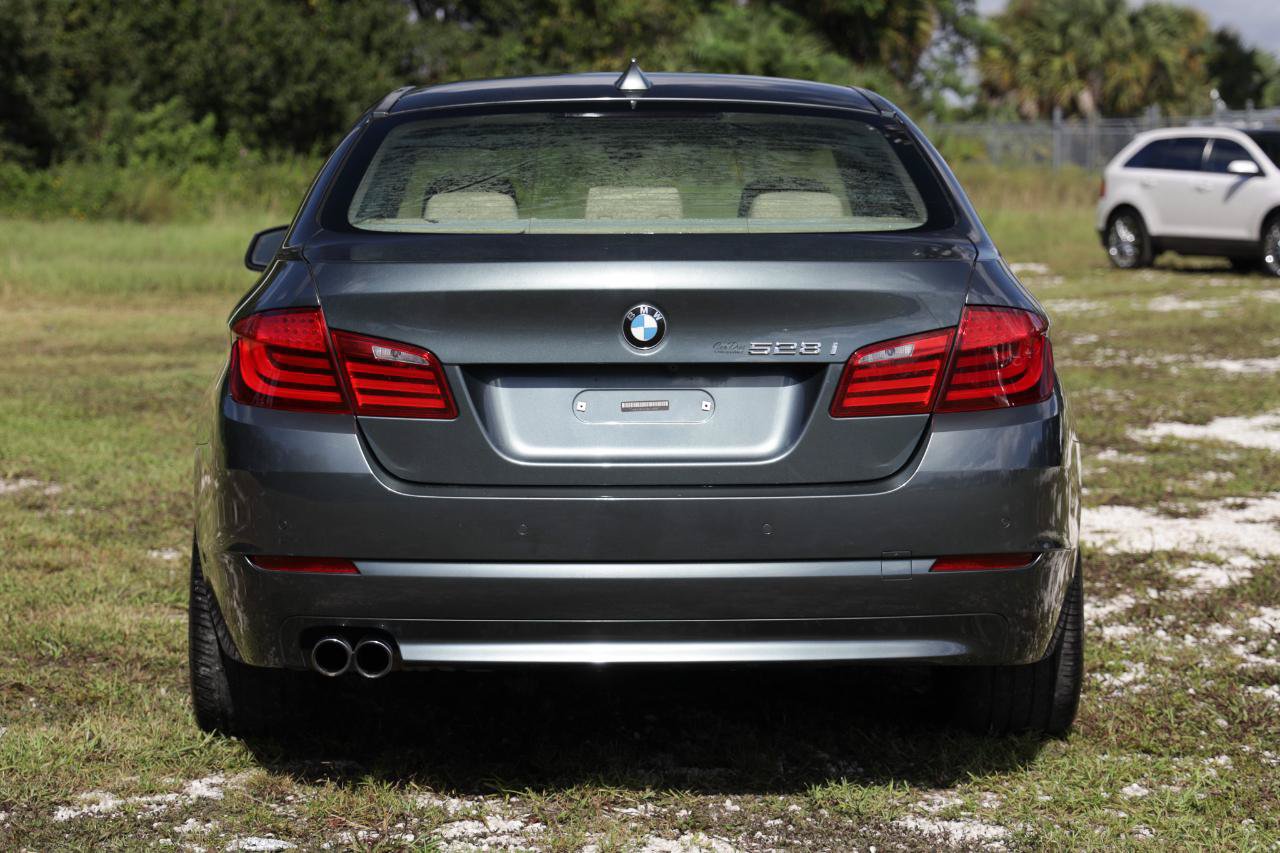 Used 2011 BMW 528i Sedan RWD image 7
